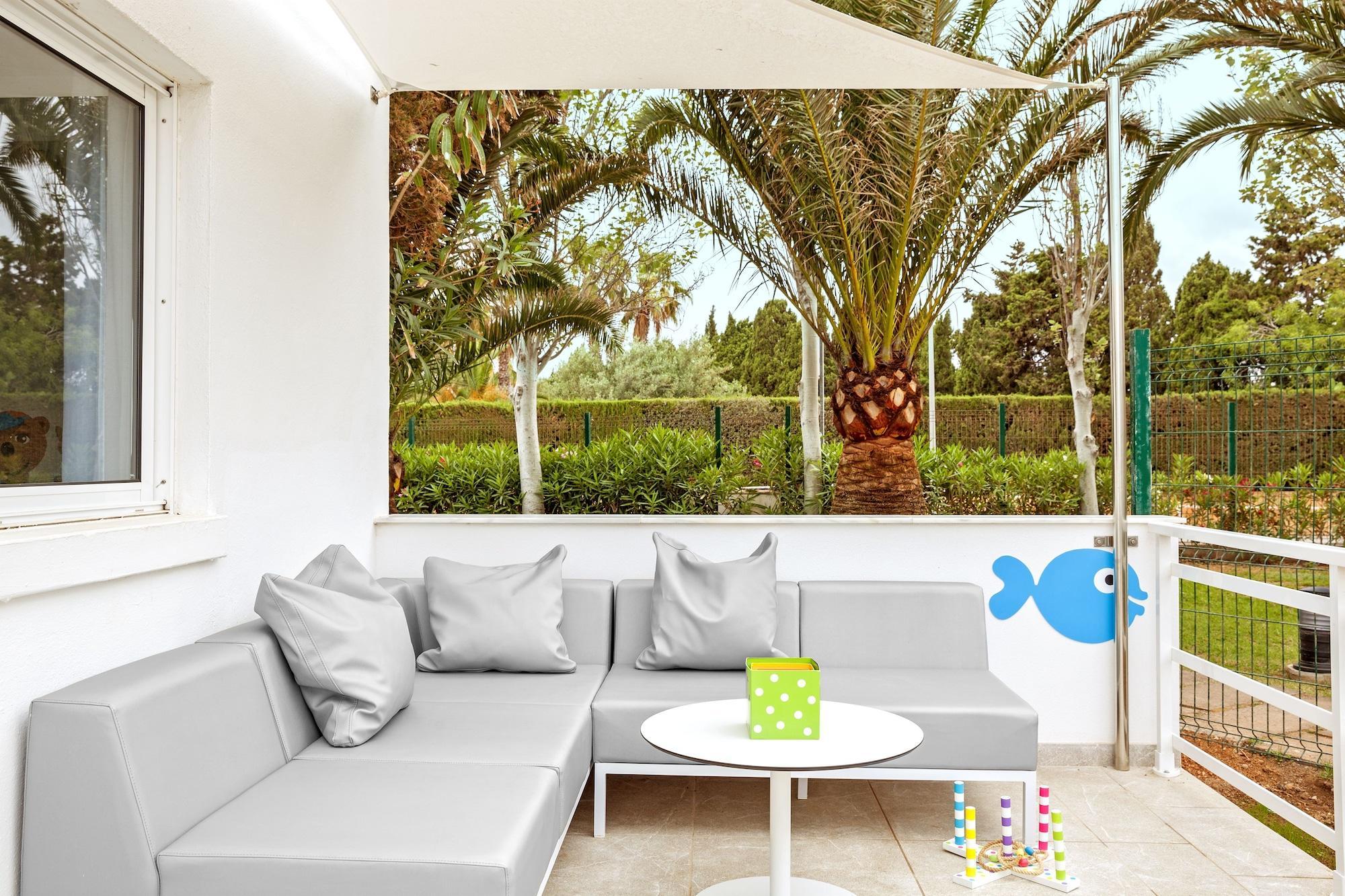 Hotel Hipotels Apartamentos Cala Bona 4*